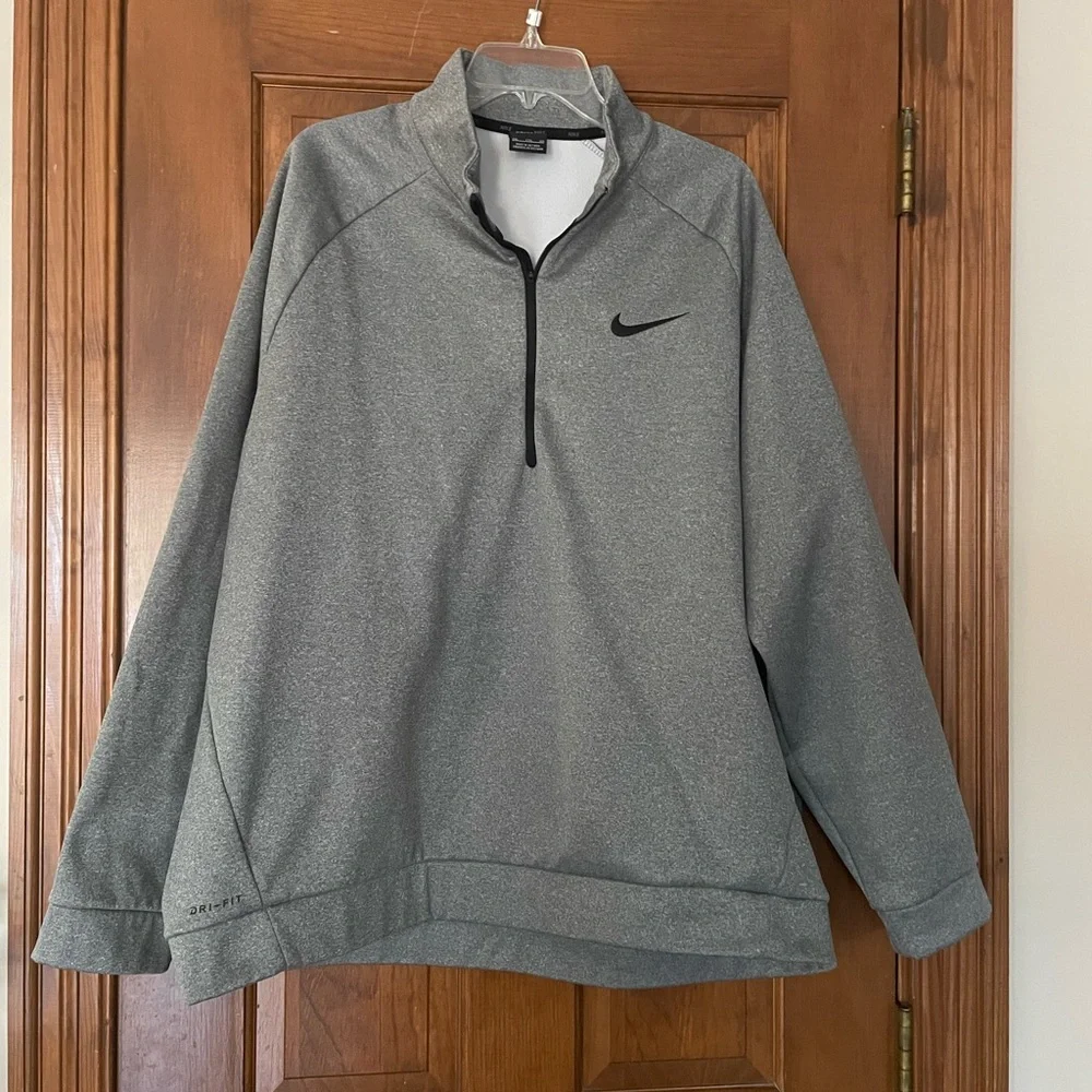 Nike Men’s Heather Gray Quarter-Zip Dri-Fit Long Sleeve Pullover, Size‎ XXL